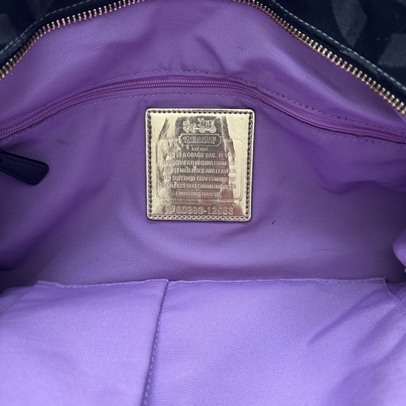 Coach Black Shoulder Bag with Textured Design - Picture 7 of 13